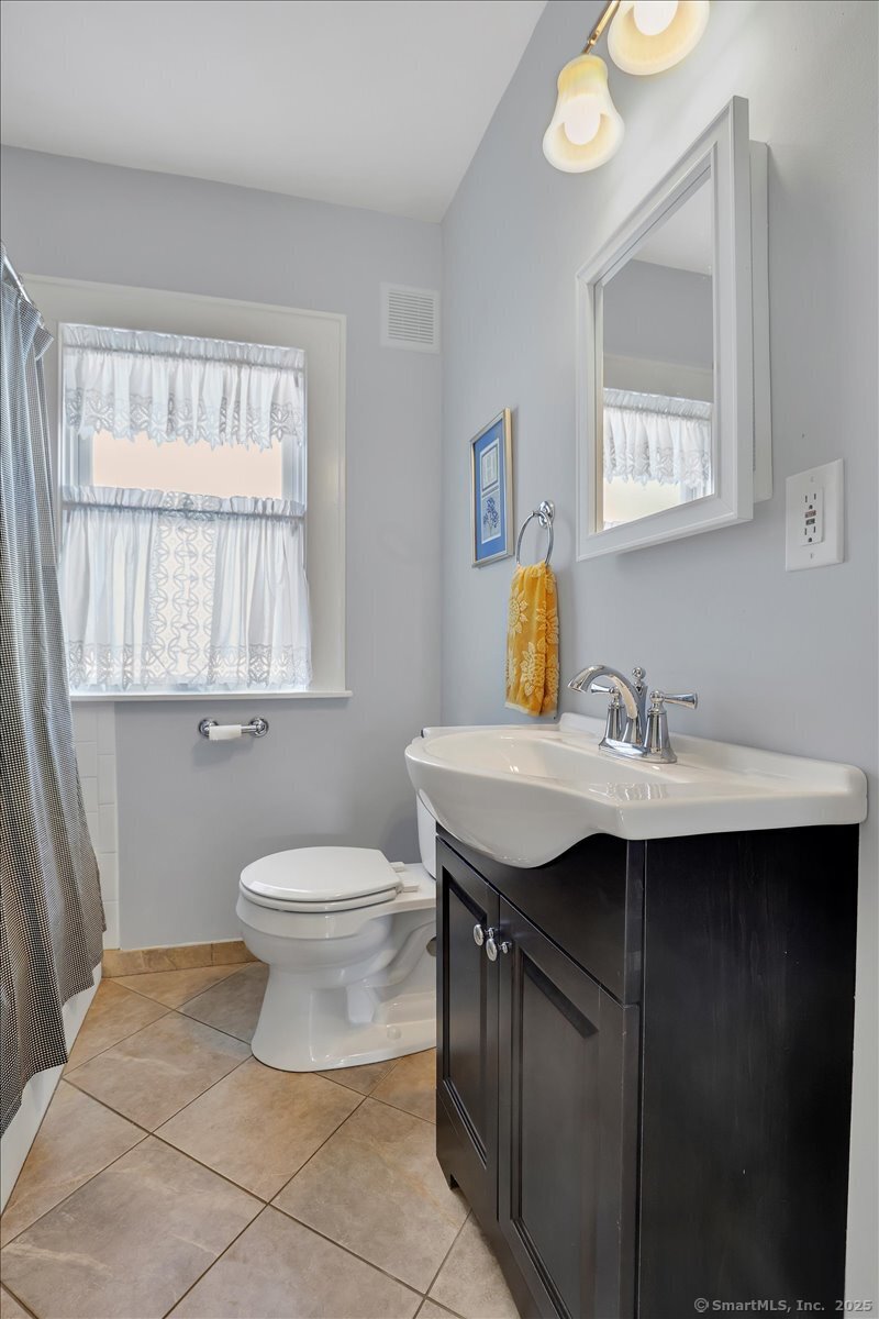 197 White Avenue, Middlebury, Connecticut image 21