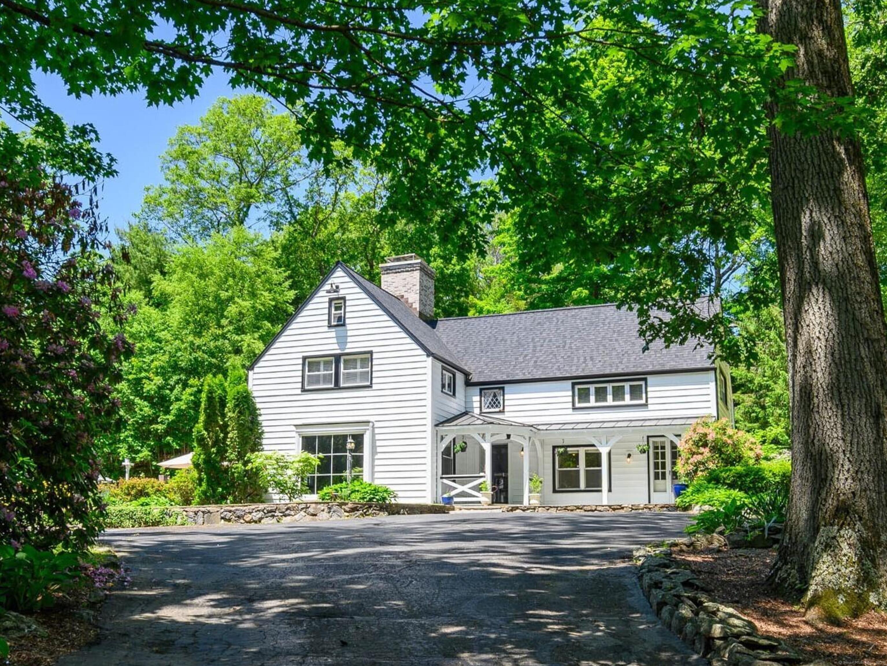 Photo 1 of Crest Road, Middlebury, Connecticut, $799,000, Web #: 24101291