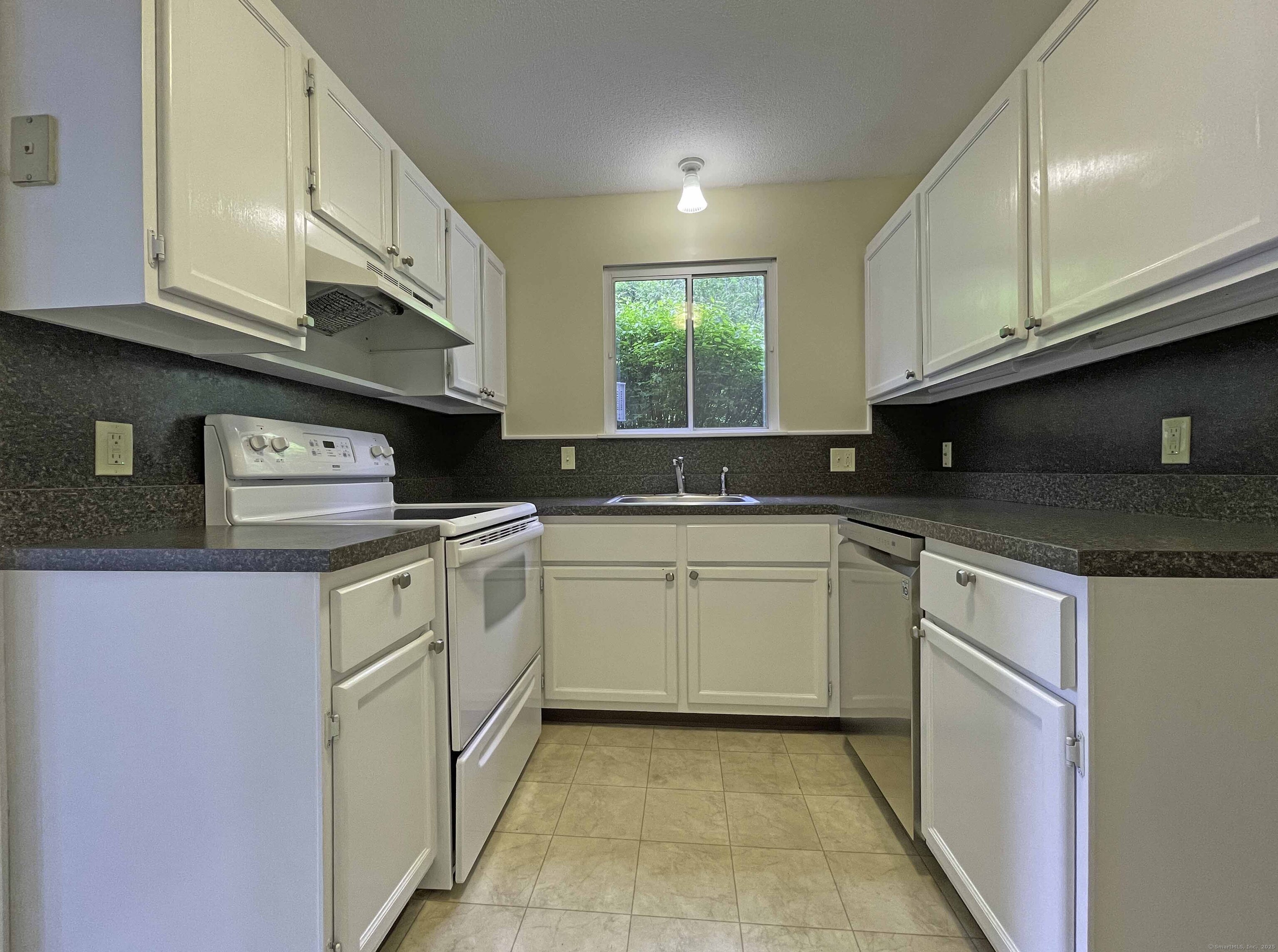 280 Heritage Village #B, Southbury, Connecticut image 6