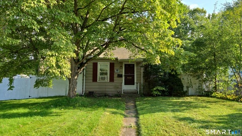Homes For Sale - 17 Canterbury Street<br/> East Hartford, CT 06118