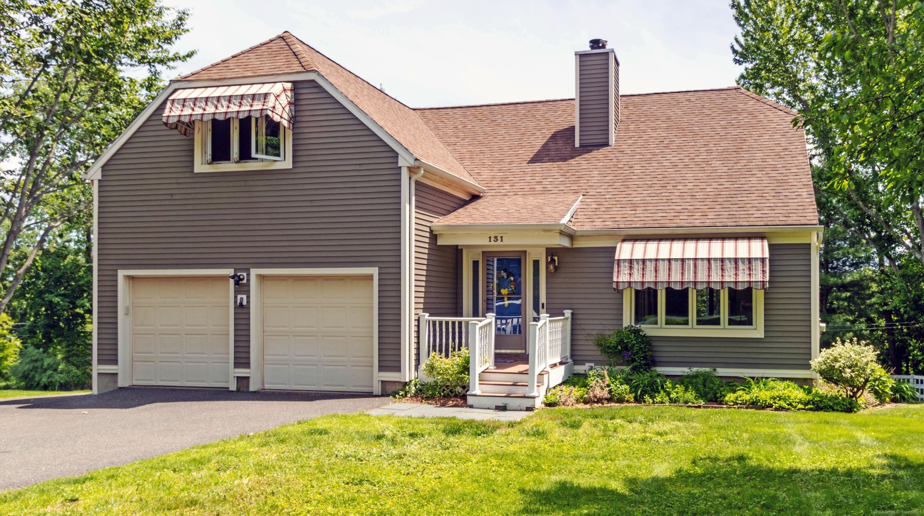 Spring Brook Drive, Middletown, Connecticut - 3 Bedrooms  
3 Bathrooms  
8 Rooms - 