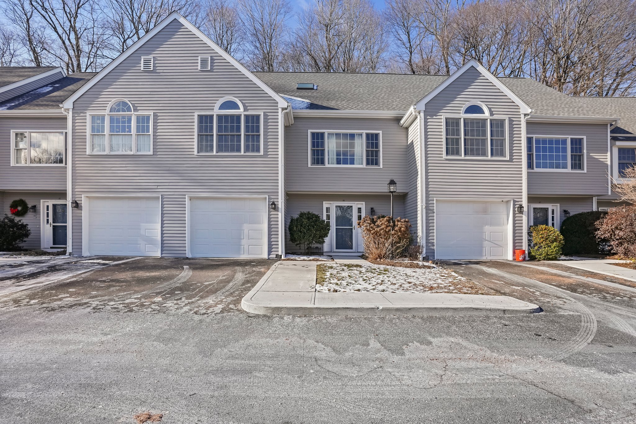 Rental Property at Prospect Street Apt 48, Ridgefield, Connecticut - Bedrooms: 2 
Bathrooms: 3 
Rooms: 6  - $4,750 MO.