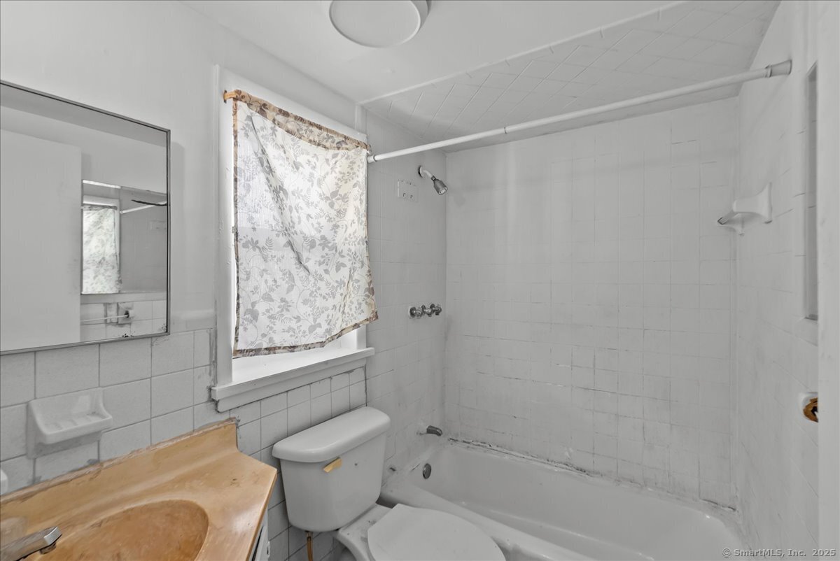 348 Blatchley Avenue, New Haven, Connecticut image 16