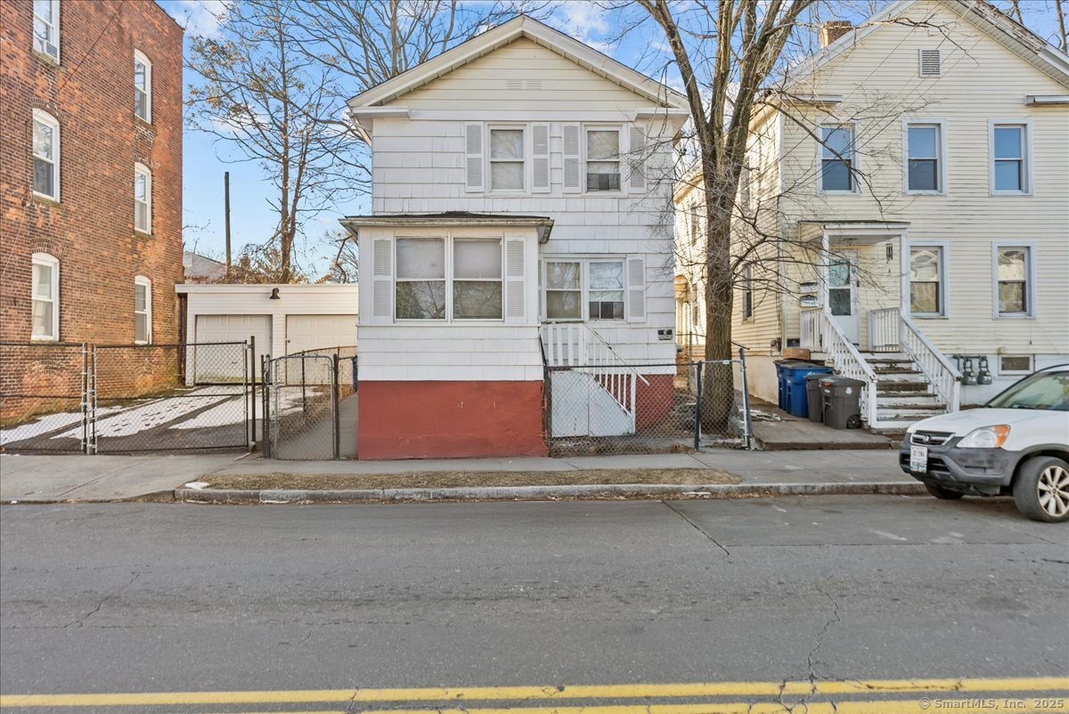 Property for Sale at Blatchley Avenue, New Haven, Connecticut - Bedrooms: 2 
Bathrooms: 1 
Rooms: 4  - $218,000