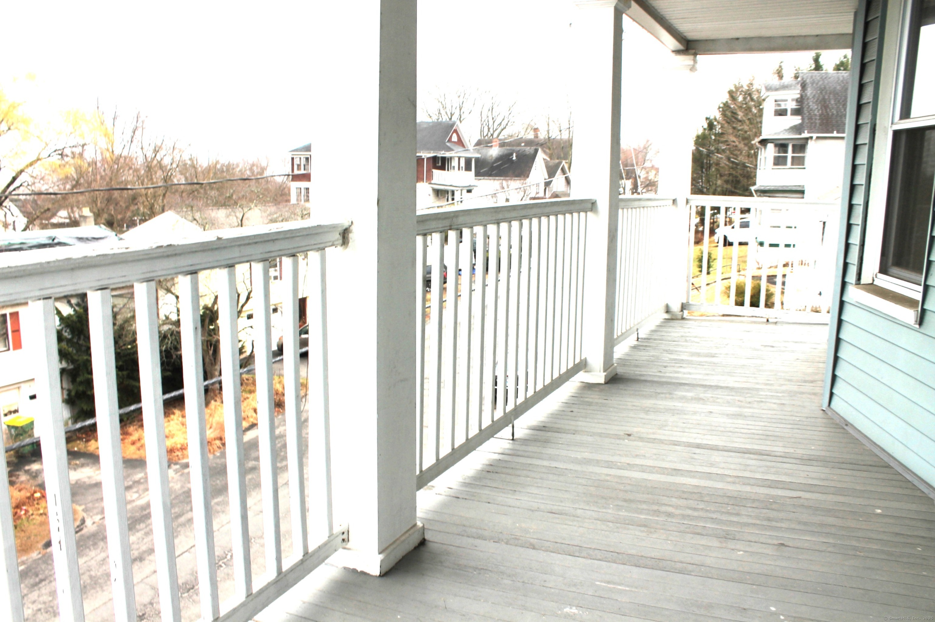 Wilson Street 2, Waterbury, Connecticut - 2 Bedrooms  
1 Bathrooms  
6 Rooms - 