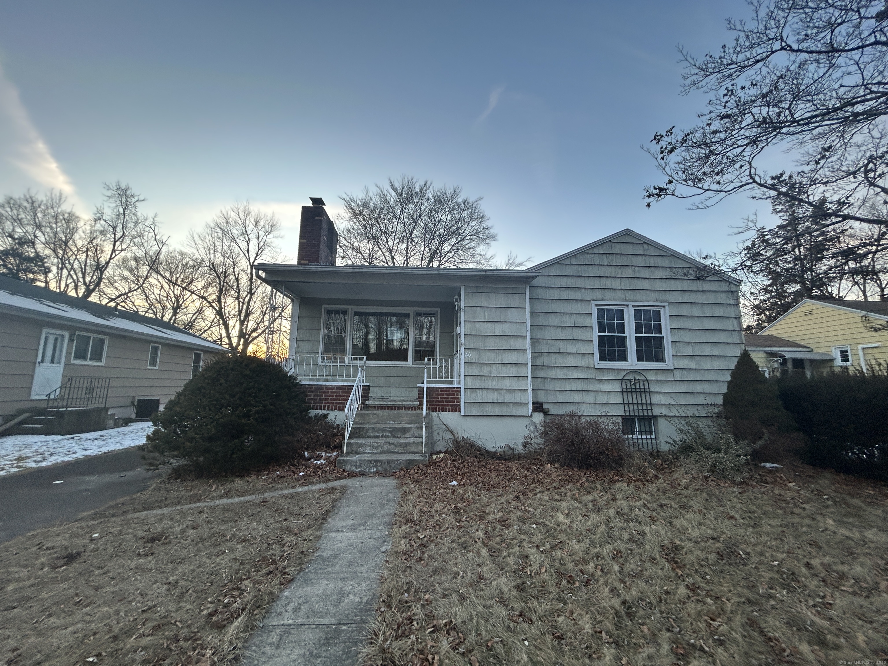 Property for Sale at Colony Street, Hamden, Connecticut - Bedrooms: 3 
Bathrooms: 1 
Rooms: 6  - $279,900