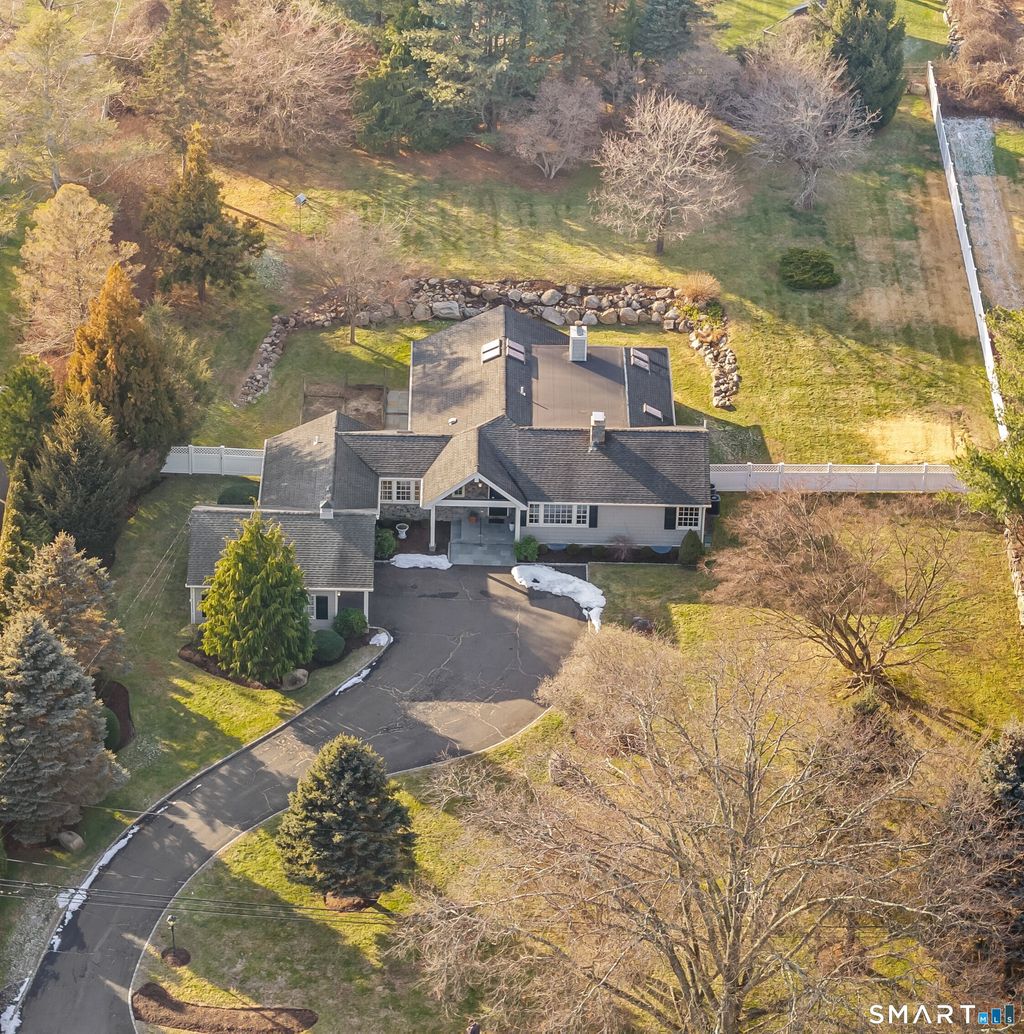 Photo of 36 Macarthur Lane, Stamford, CT 06902 (MLS # 24148583)