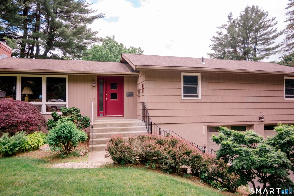 Photo of 158 Tumble Brook Drive, Vernon, CT 06066 (MLS # 24180712)