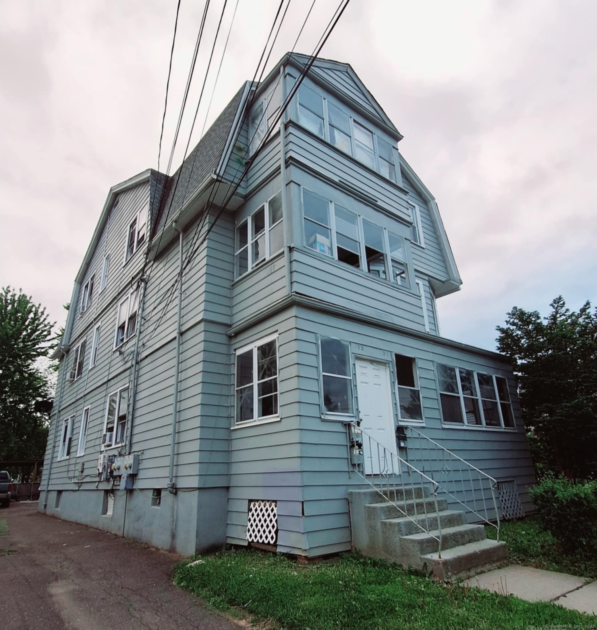 133 Roosevelt Street