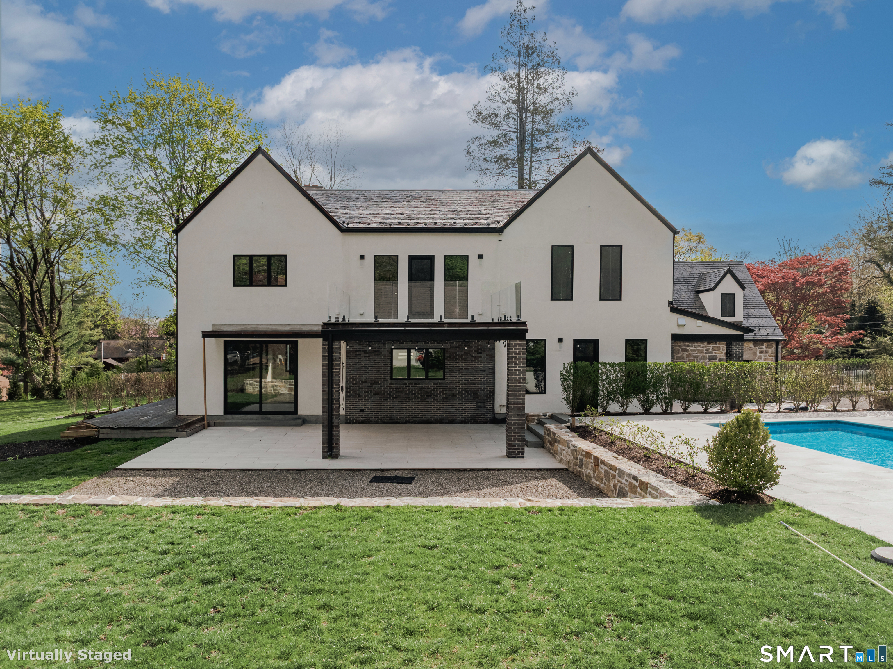 201 Ponus Avenue Extension