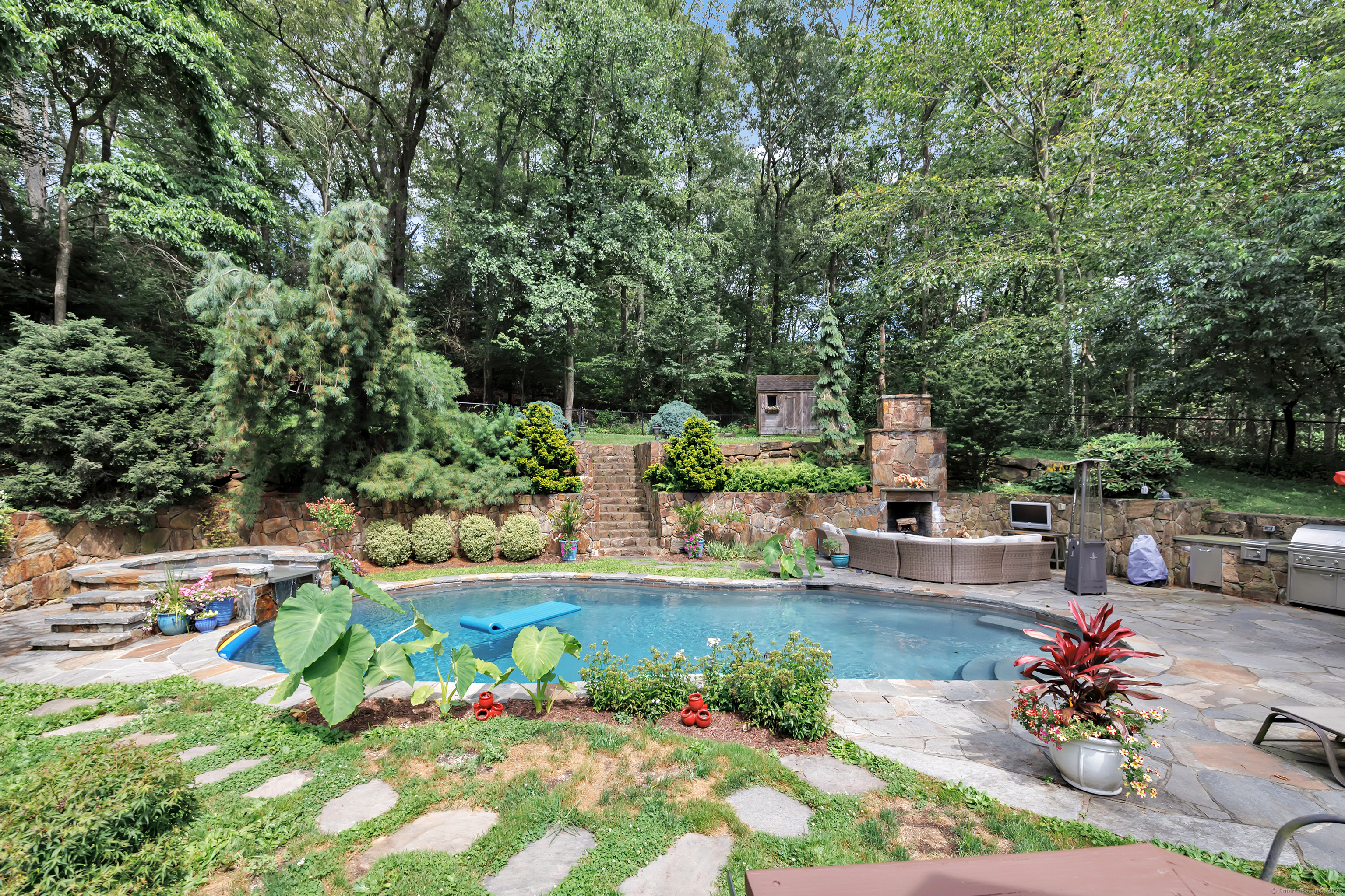 206 Beacon Hill Road