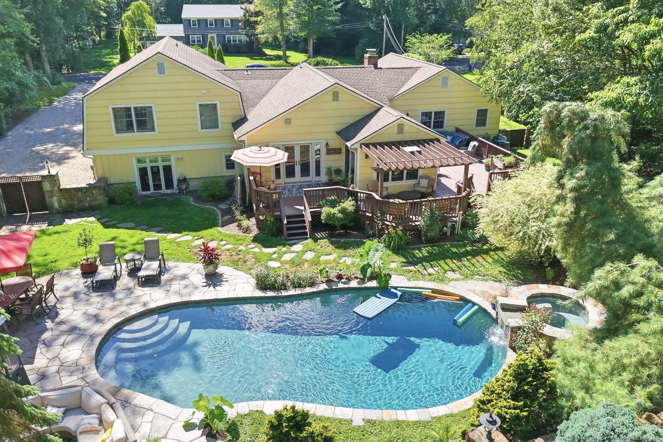 206 Beacon Hill Road