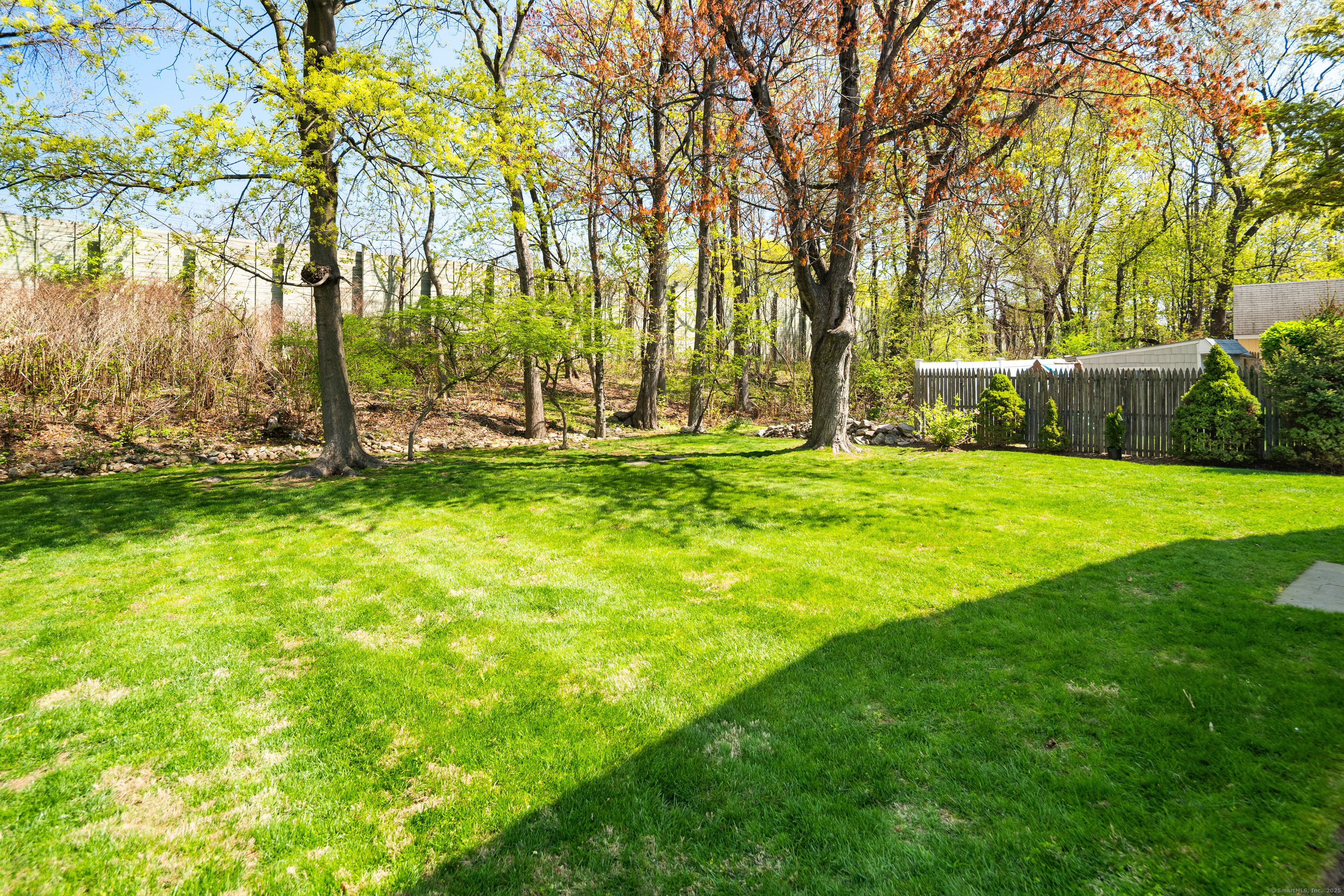 65 Maple Street, Darien, Connecticut image 33