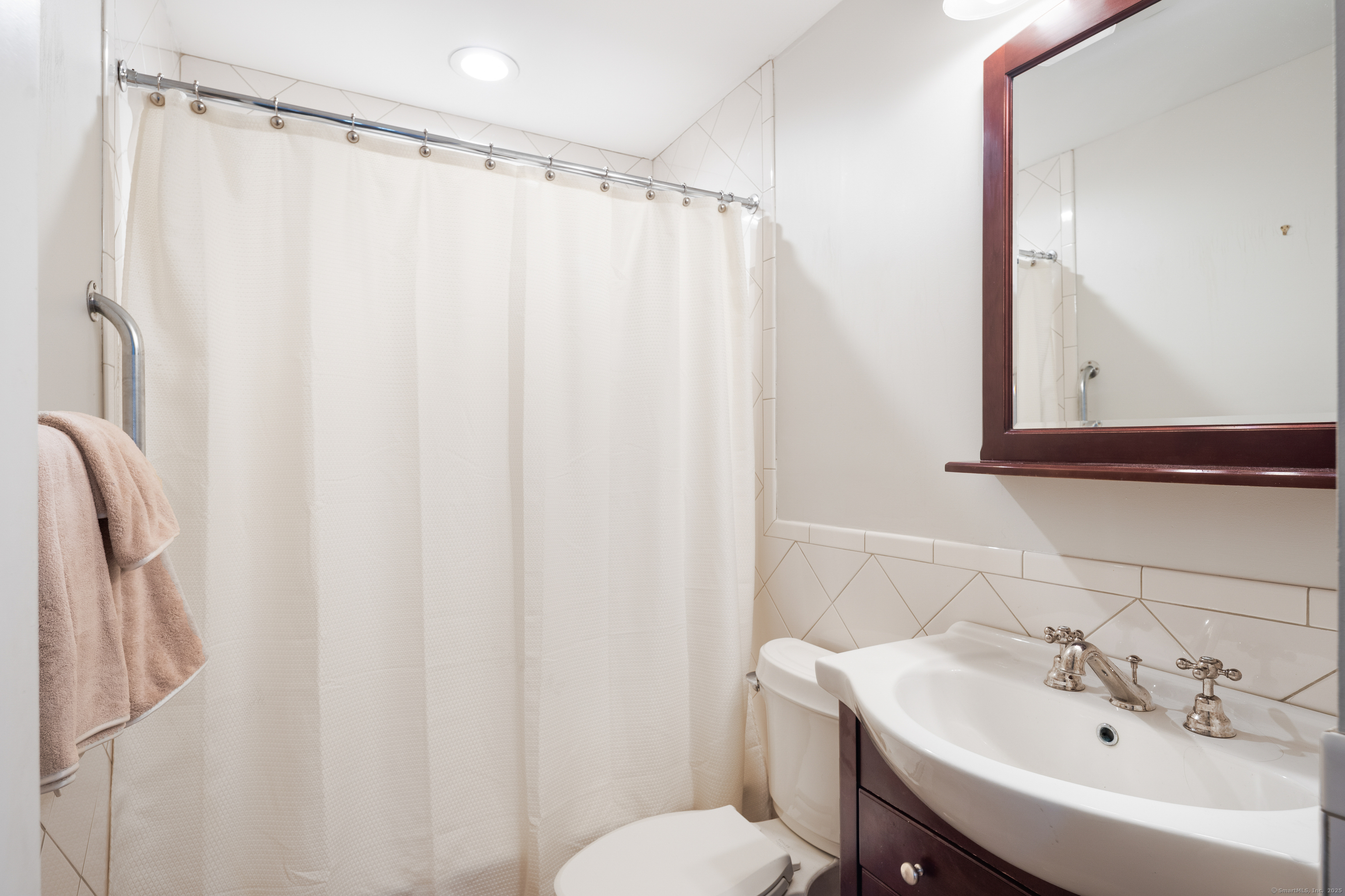 65 Maple Street, Darien, Connecticut image 20