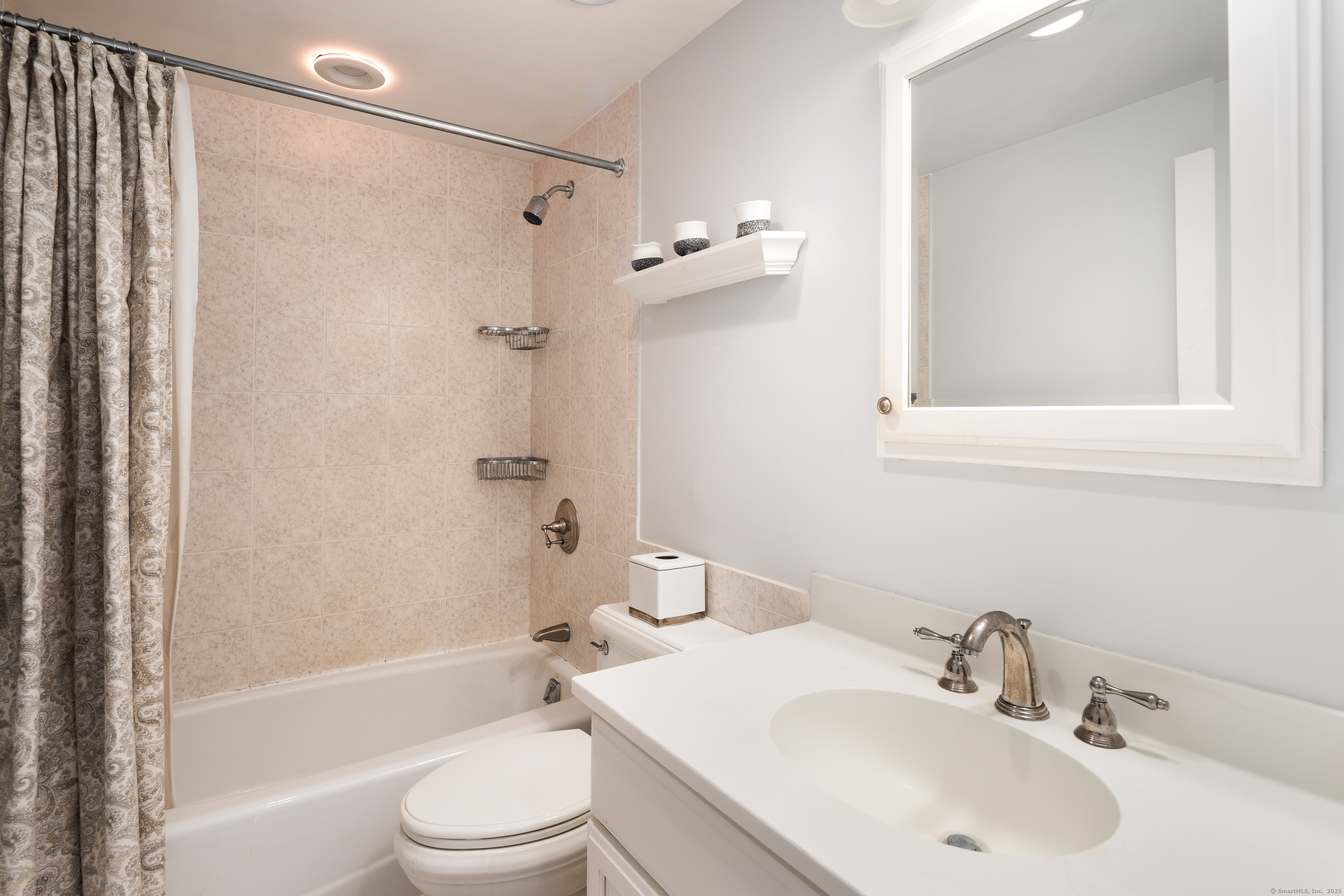 65 Maple Street, Darien, Connecticut image 30