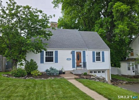 Photo of 36 Oakdale Street, Wethersfield, CT 06109 (MLS # 24179908)