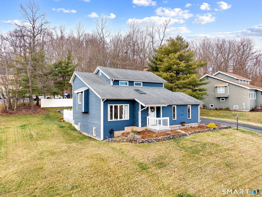 Photo of 22 Harnish Lane, Wallingford, CT 06492 (MLS # 24146066)