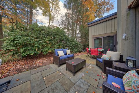 Tiny photo for 1008 Heritage Village #B, Southbury, CT 06488 (MLS # 24136244)