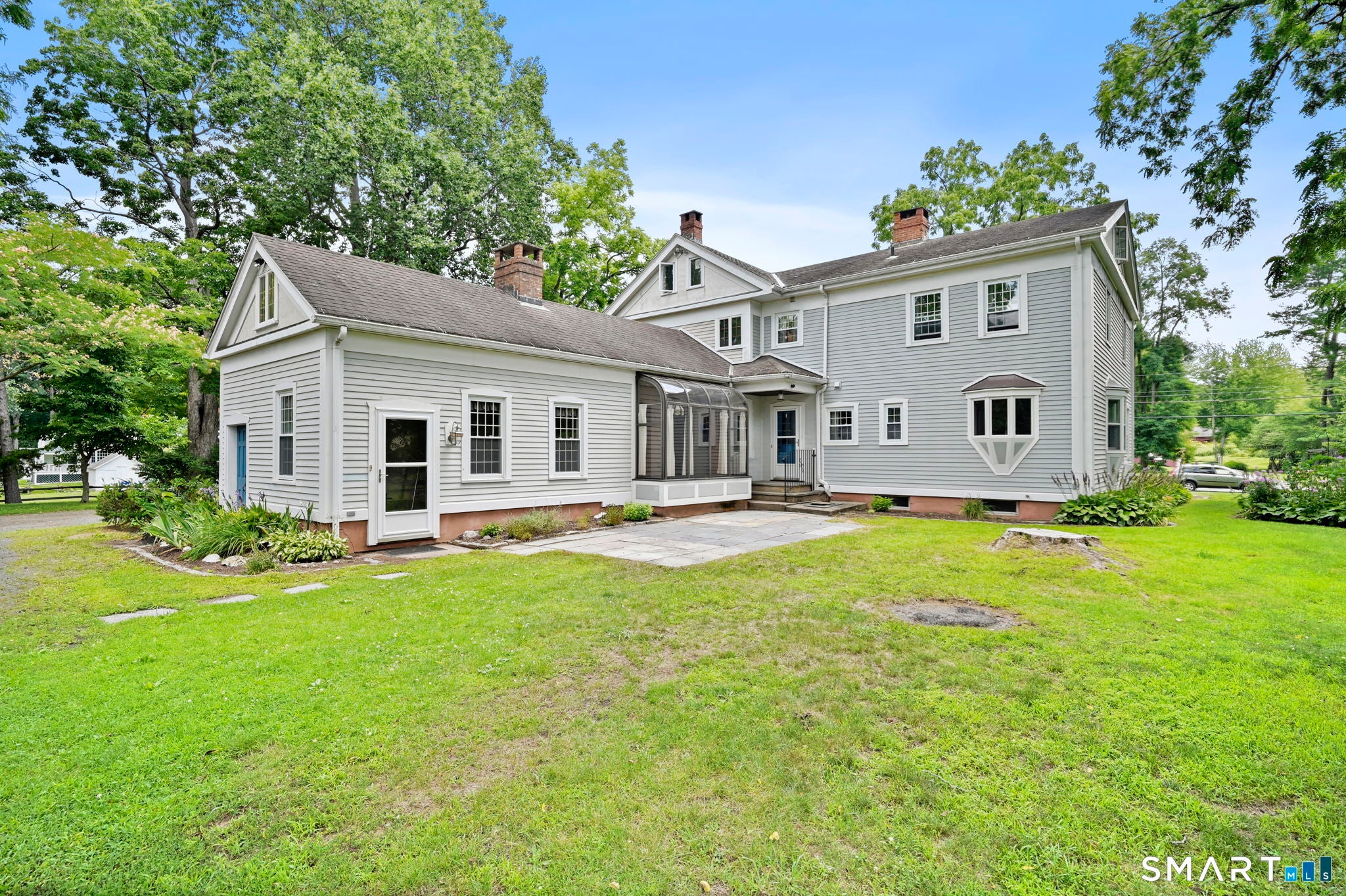 1689 Main Street