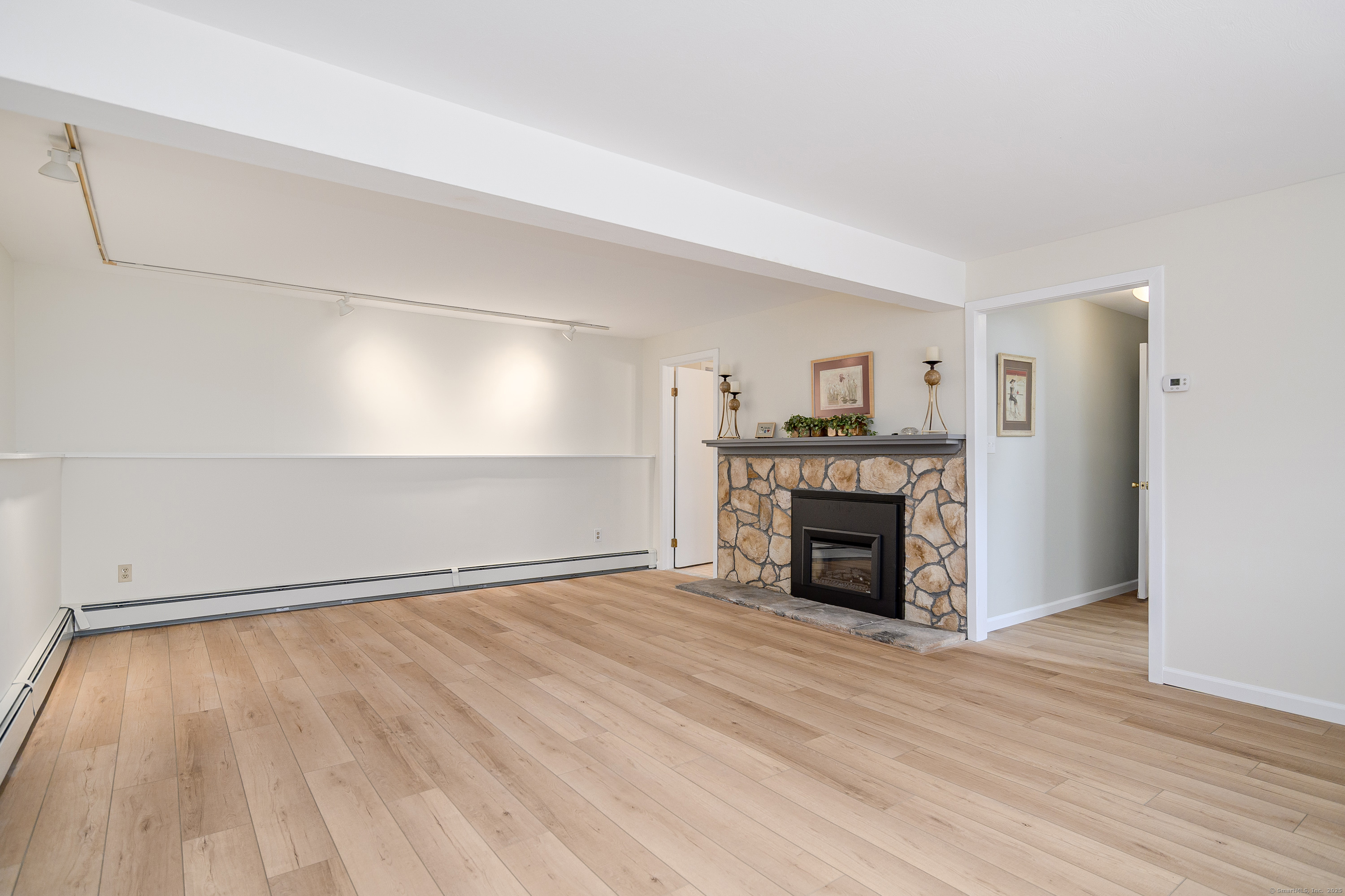 20 Little Brook Lane, Newtown, Connecticut image 17