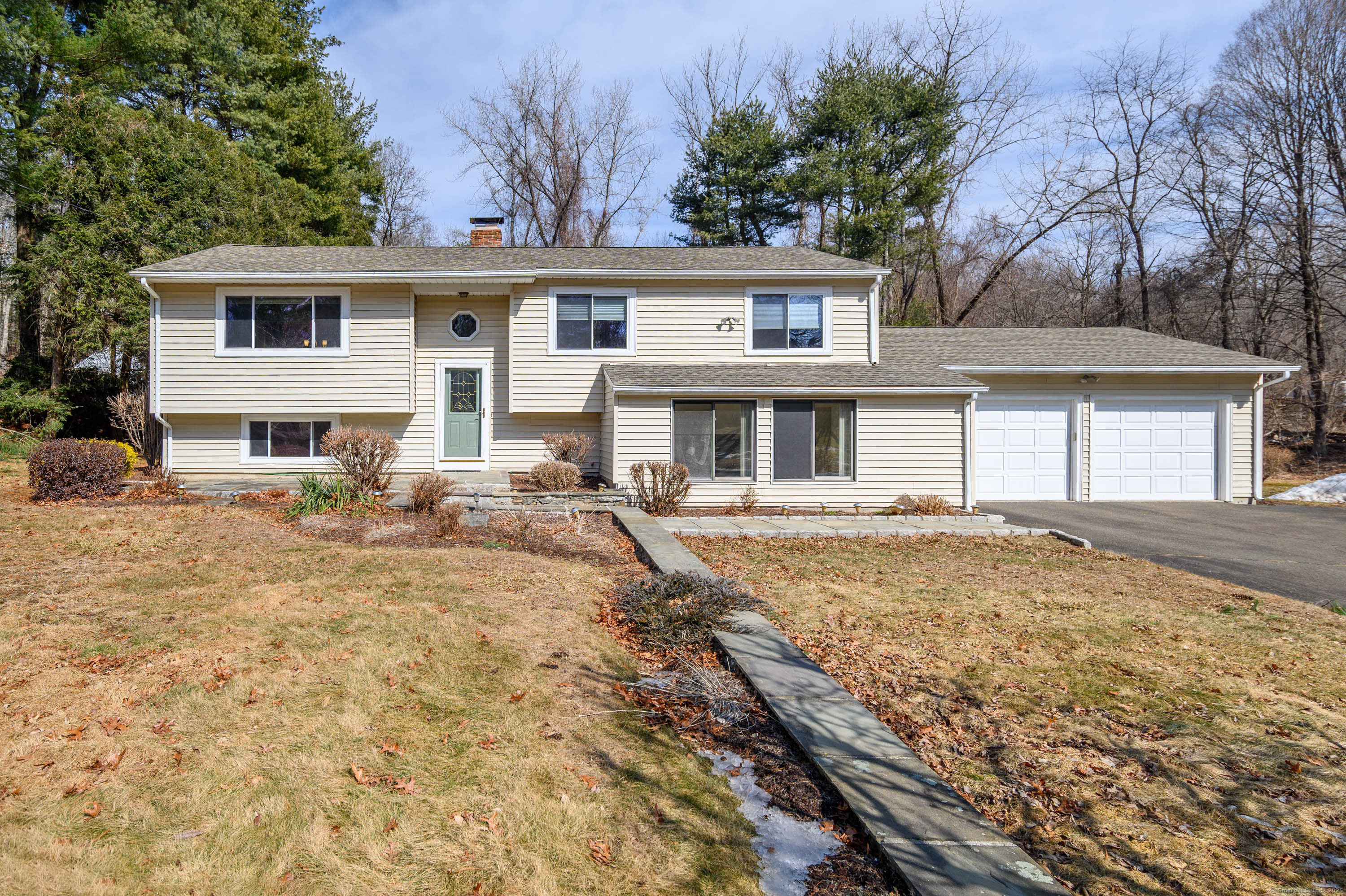 20 Little Brook Lane, Newtown, Connecticut image 2