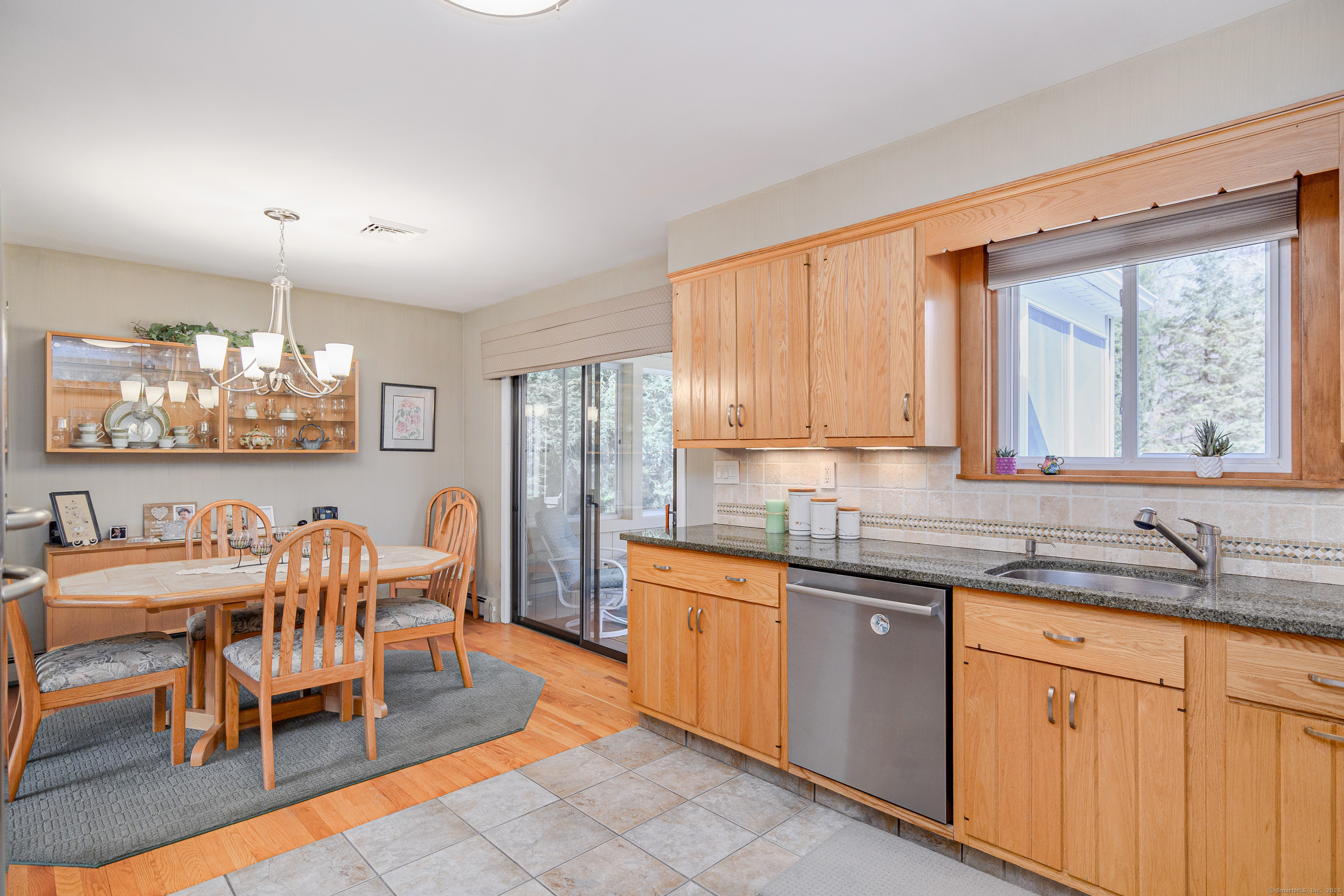 20 Little Brook Lane, Newtown, Connecticut image 12