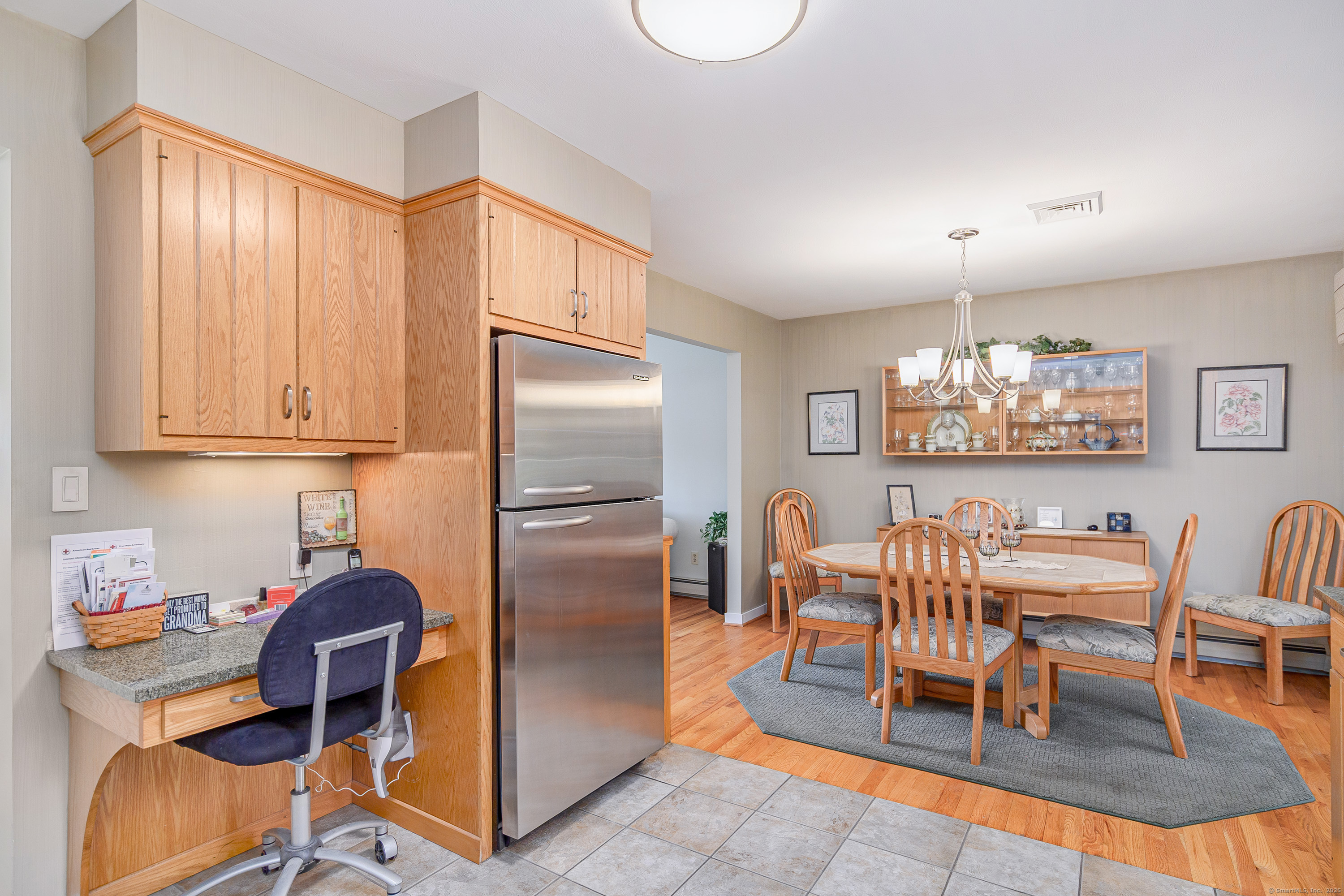 20 Little Brook Lane, Newtown, Connecticut image 11