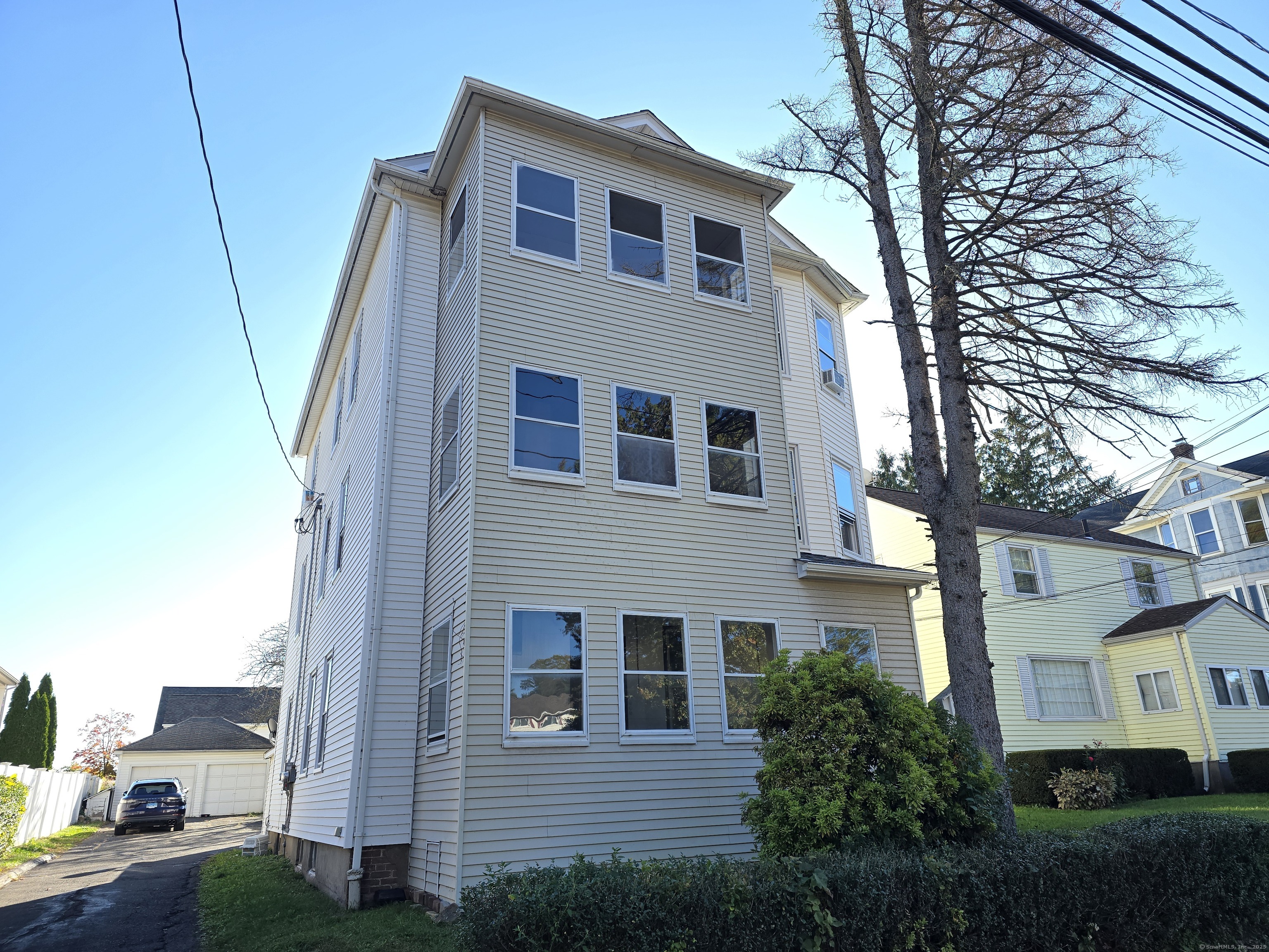 New Britain, Connecticut 06053, United States, 2 Bedrooms Bedrooms, ,1 BathroomBathrooms,Residential,Active,232593