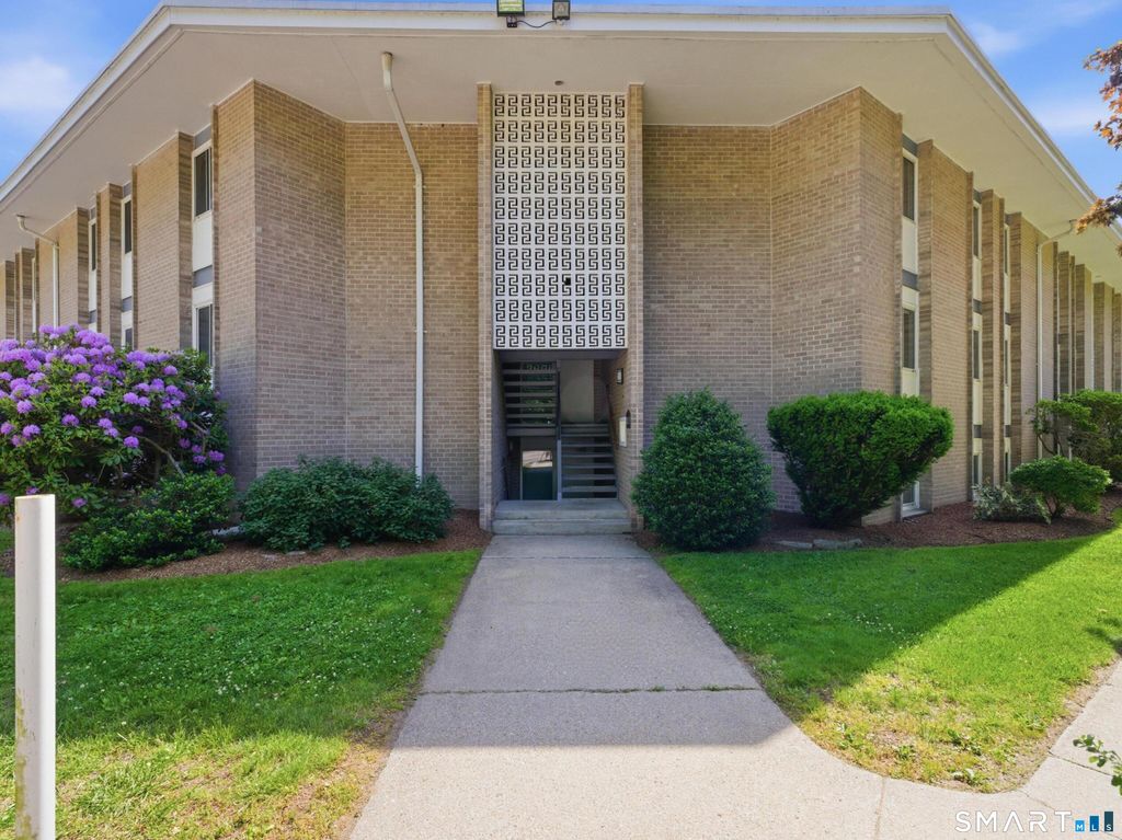 Photo of 281 Gardner Avenue #H4, New London, CT 06320 (MLS # 24181359)