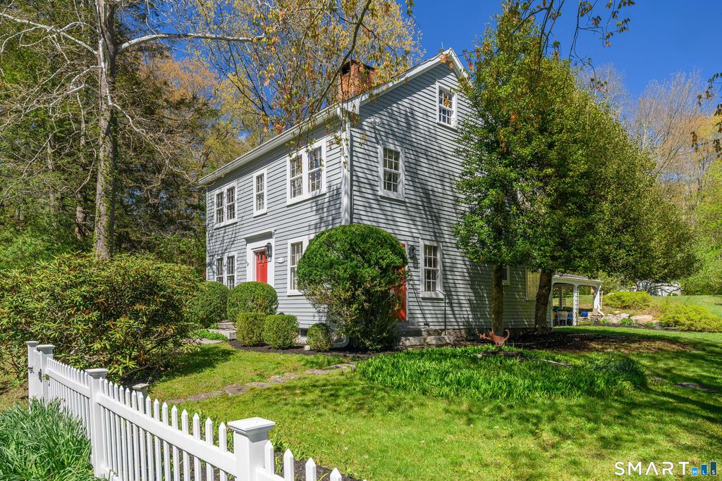 Photo of 6 High Rock Road, Newtown, CT 06482 (MLS # 24175038)