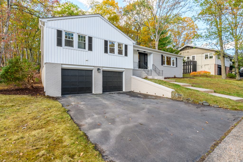 Photo of 195 Stevenson Road, New Haven, CT 06515 (MLS # 24135609)