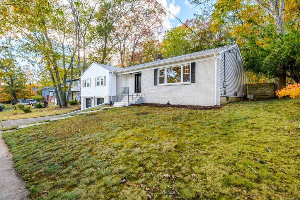 Photo of 195 Stevenson Road, New Haven, CT 06515 (MLS # 24135609)