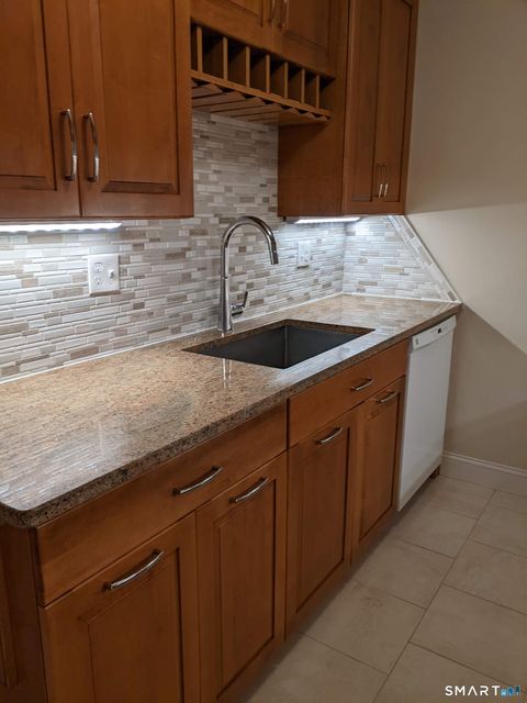 Tiny photo for 95 Woodsedge Drive #APT 5C, Newington, CT 06111 (MLS # 24155460)