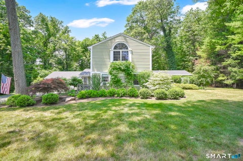 Photo of 36 Woodside Circle, Simsbury, CT 06070 (MLS # 24187525)