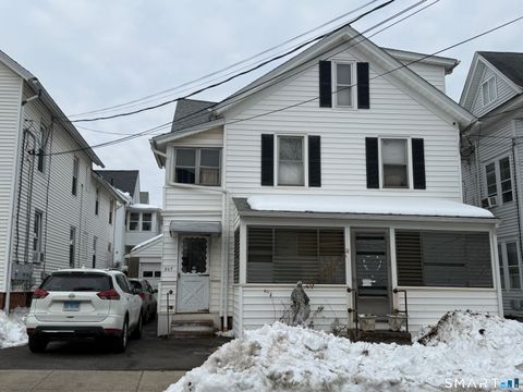 Photo of 207 Pearl Street, Middletown, CT 06457 (MLS # 24154201)