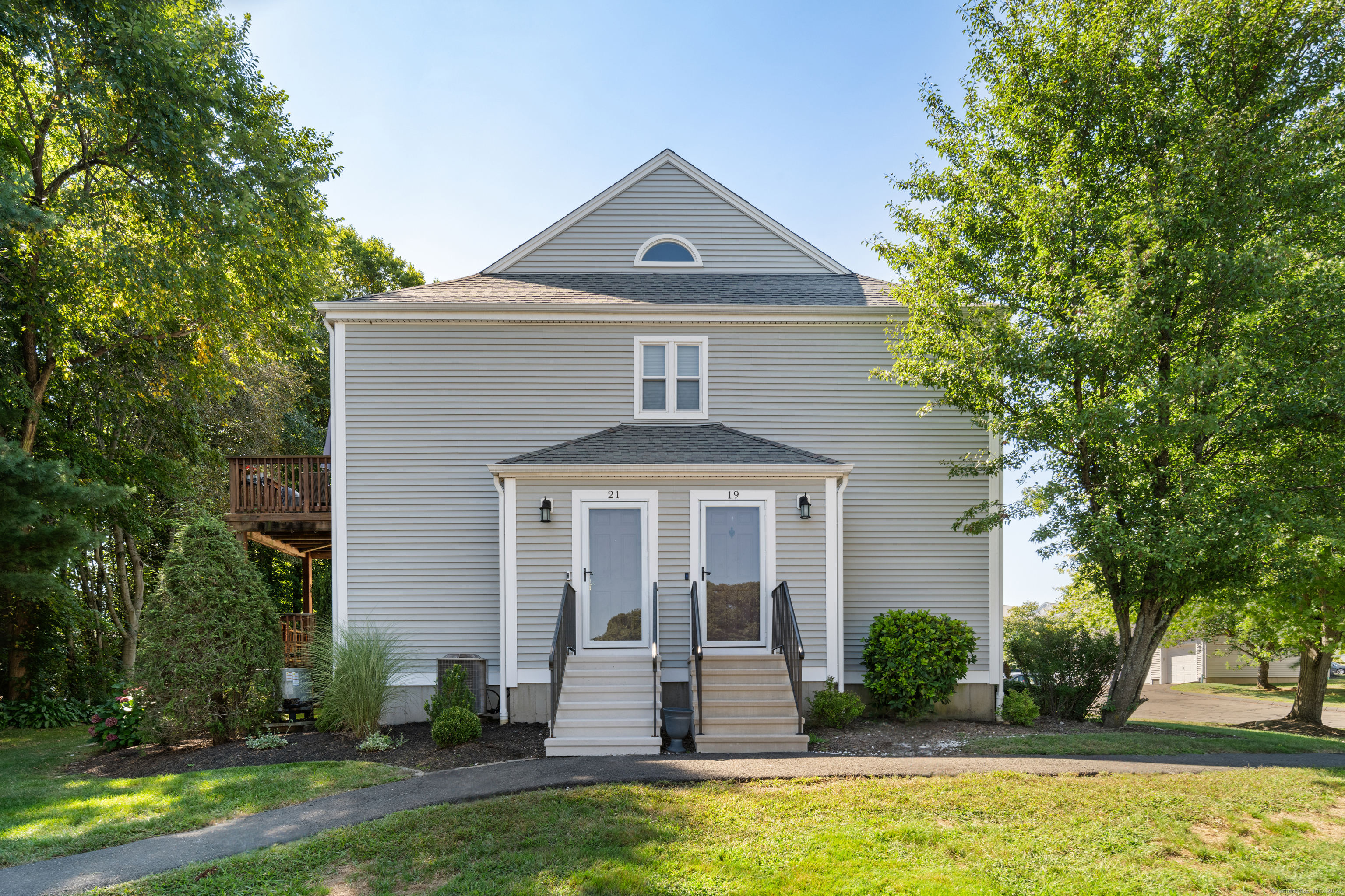 View Wallingford, CT 06492 townhome