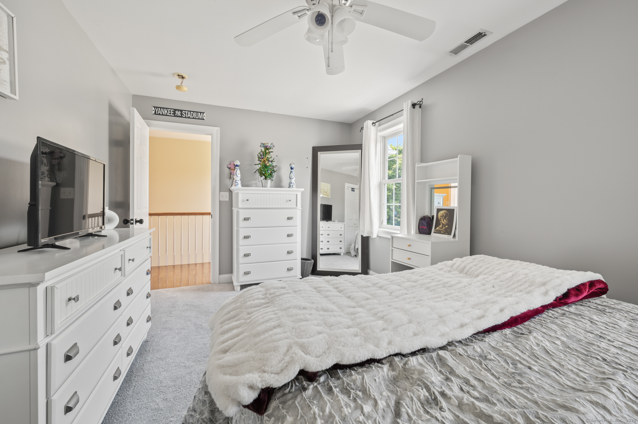 North Branford, Connecticut 06472, United States, 3 Bedrooms Bedrooms, ,3 BathroomsBathrooms,Residential,Pending,194977