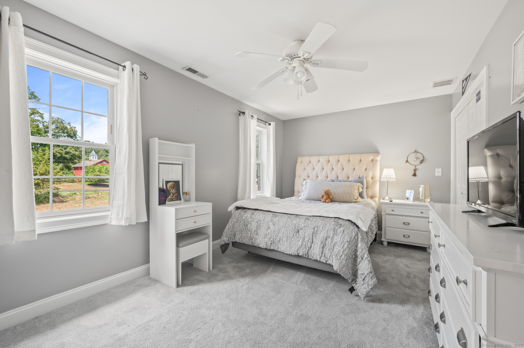 North Branford, Connecticut 06472, United States, 3 Bedrooms Bedrooms, ,3 BathroomsBathrooms,Residential,Pending,194977