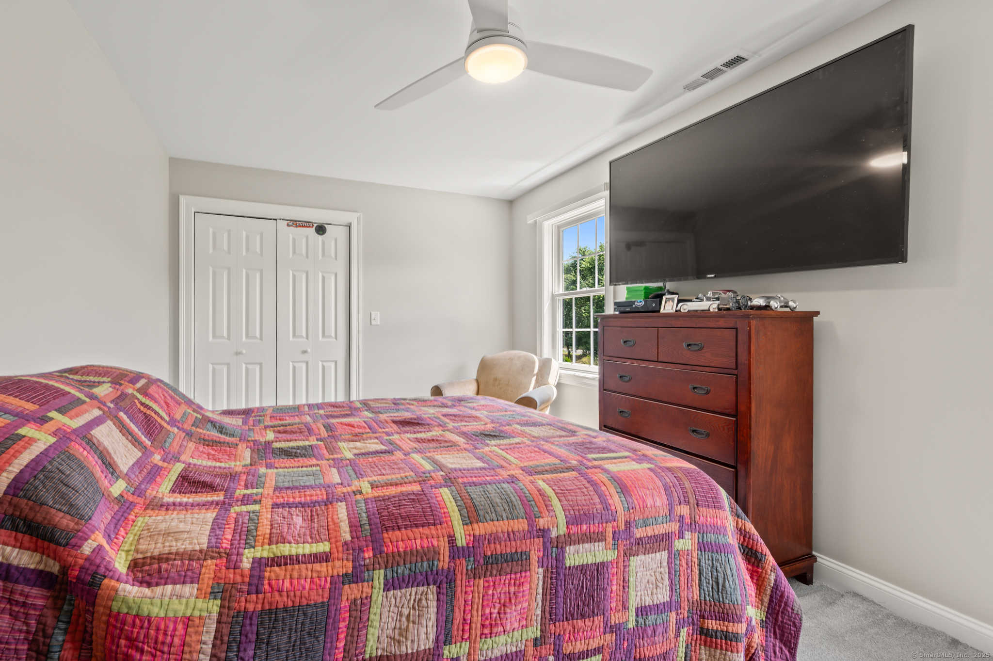 North Branford, Connecticut 06472, United States, 3 Bedrooms Bedrooms, ,3 BathroomsBathrooms,Residential,Pending,194977