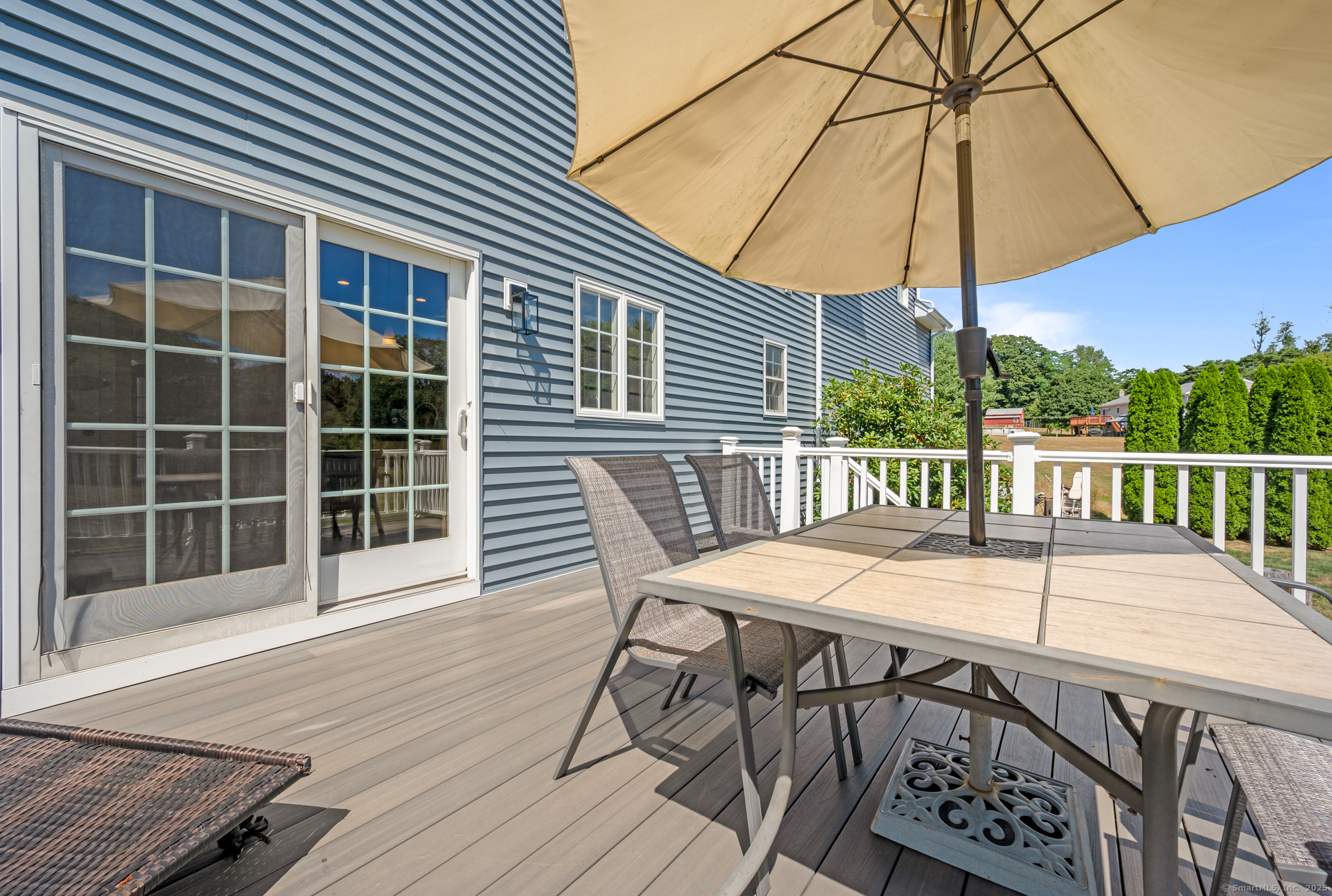 North Branford, Connecticut 06472, United States, 3 Bedrooms Bedrooms, ,3 BathroomsBathrooms,Residential,Pending,194977