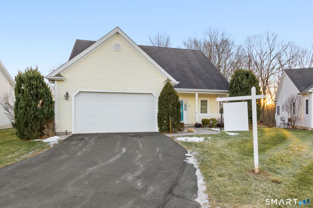Photo of 20 Sanford Ridge #20, East Granby, CT 06026 (MLS # 24145837)