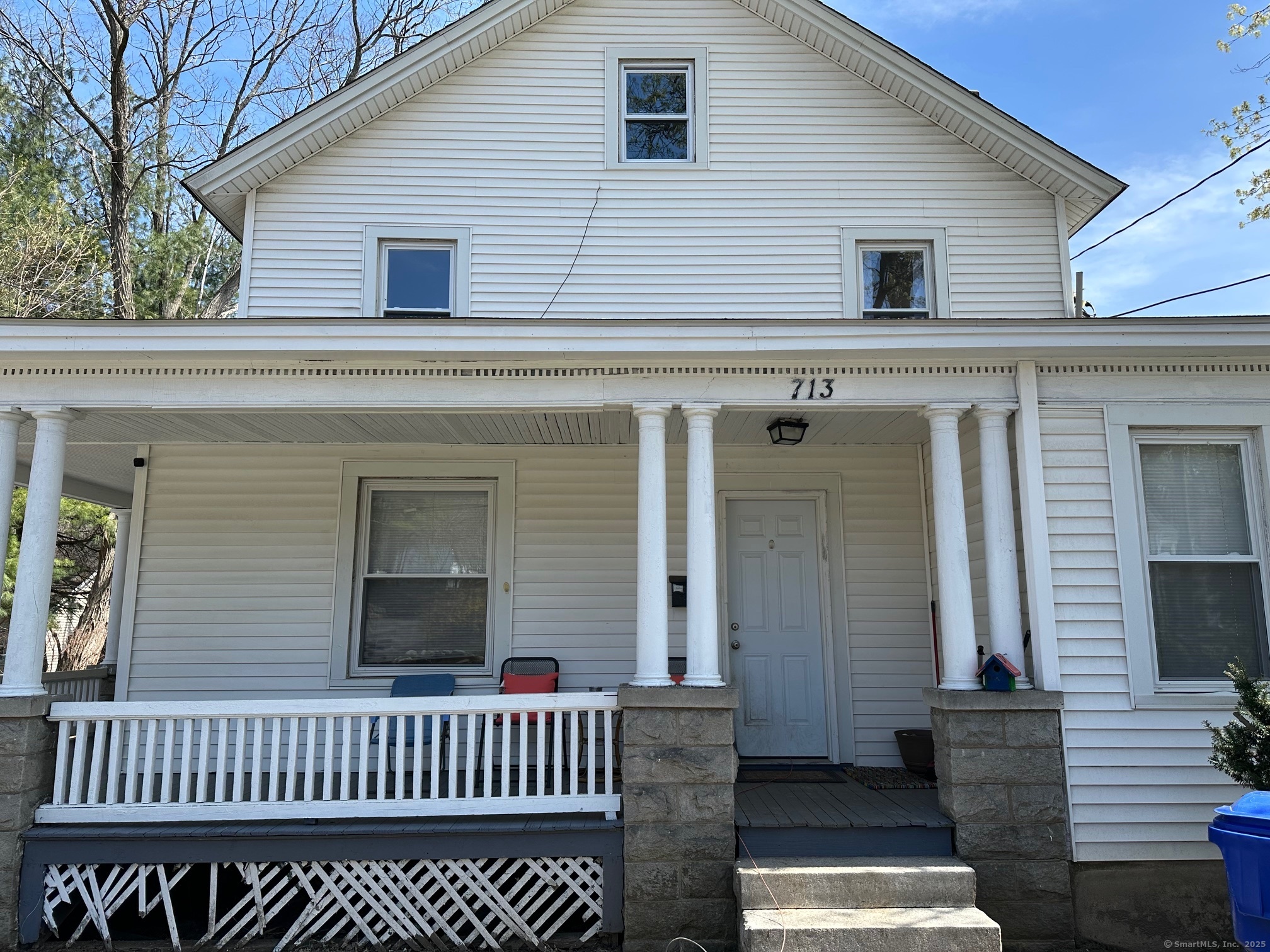 S Main Street, Torrington, Connecticut - 3 Bedrooms  
1 Bathrooms  
5 Rooms - 