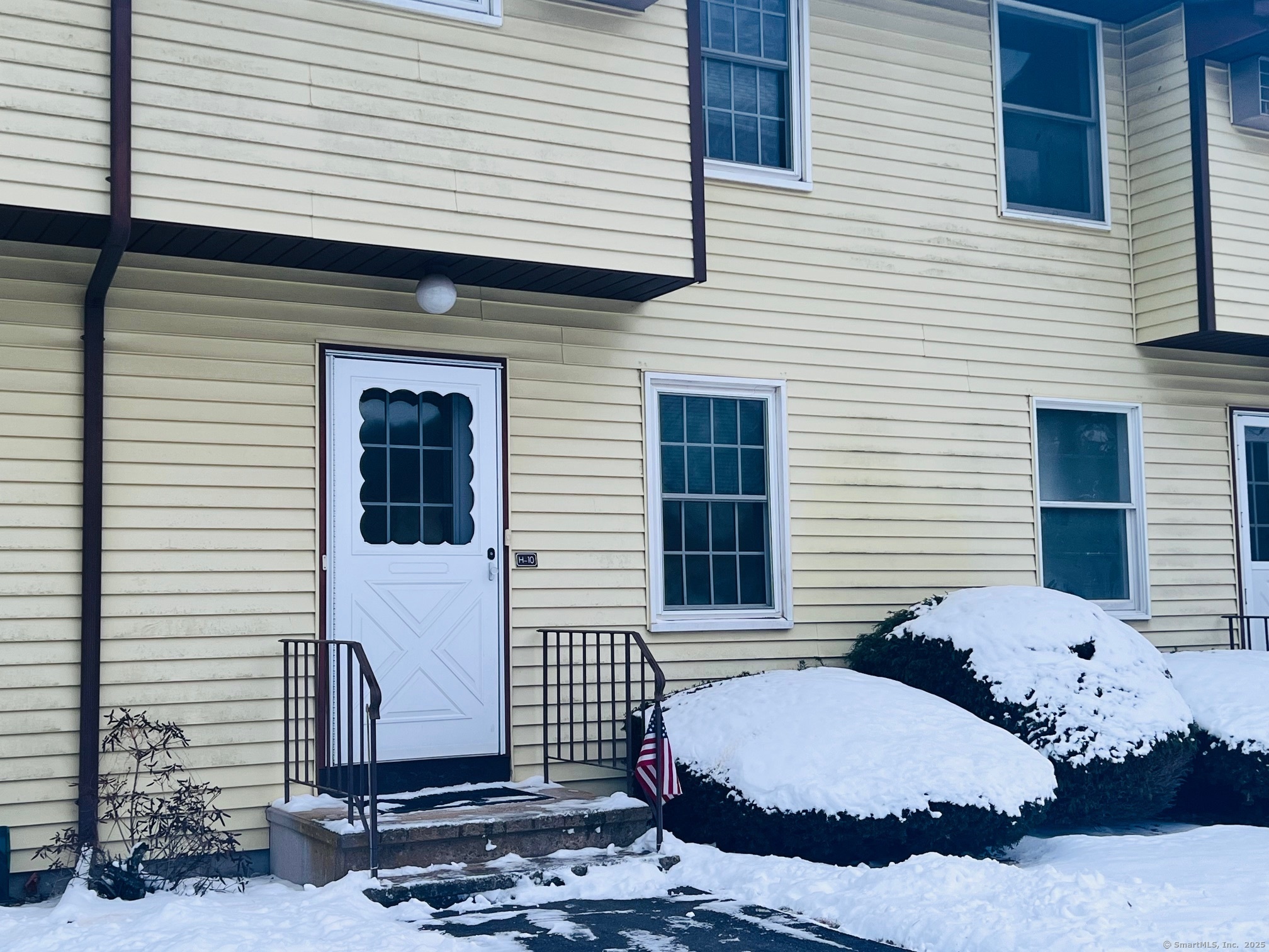 Property for Sale at Hartford Turnpike Apt H10, Tolland, Connecticut - Bedrooms: 1 
Bathrooms: 2 
Rooms: 4  - $164,900