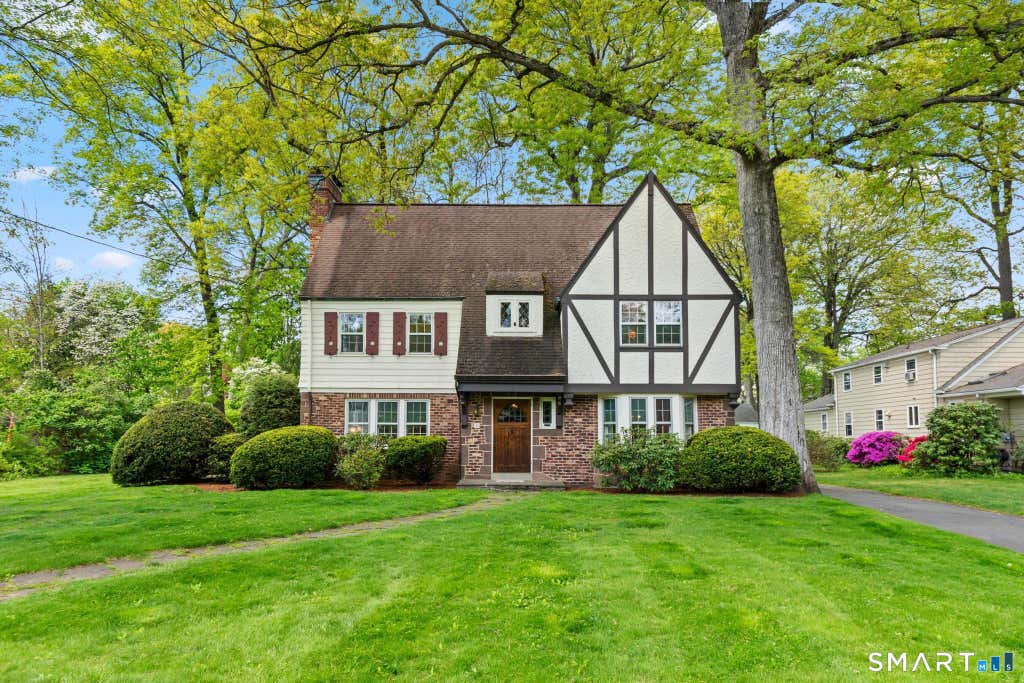 Photo of 49 Arlington Road, West Hartford, CT 06107 (MLS # 24174492)