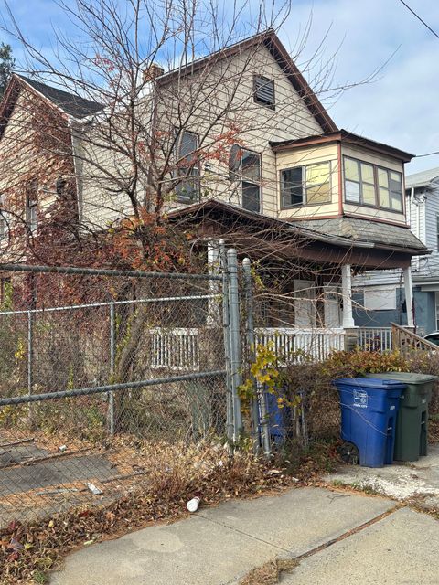 Multifamily For Sale - 179 4th Street<br/> Bridgeport, CT 06607