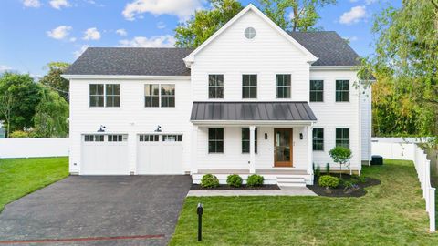 Photo of 42 Robin Circle, Fairfield, CT 06824 (MLS # 24142200)