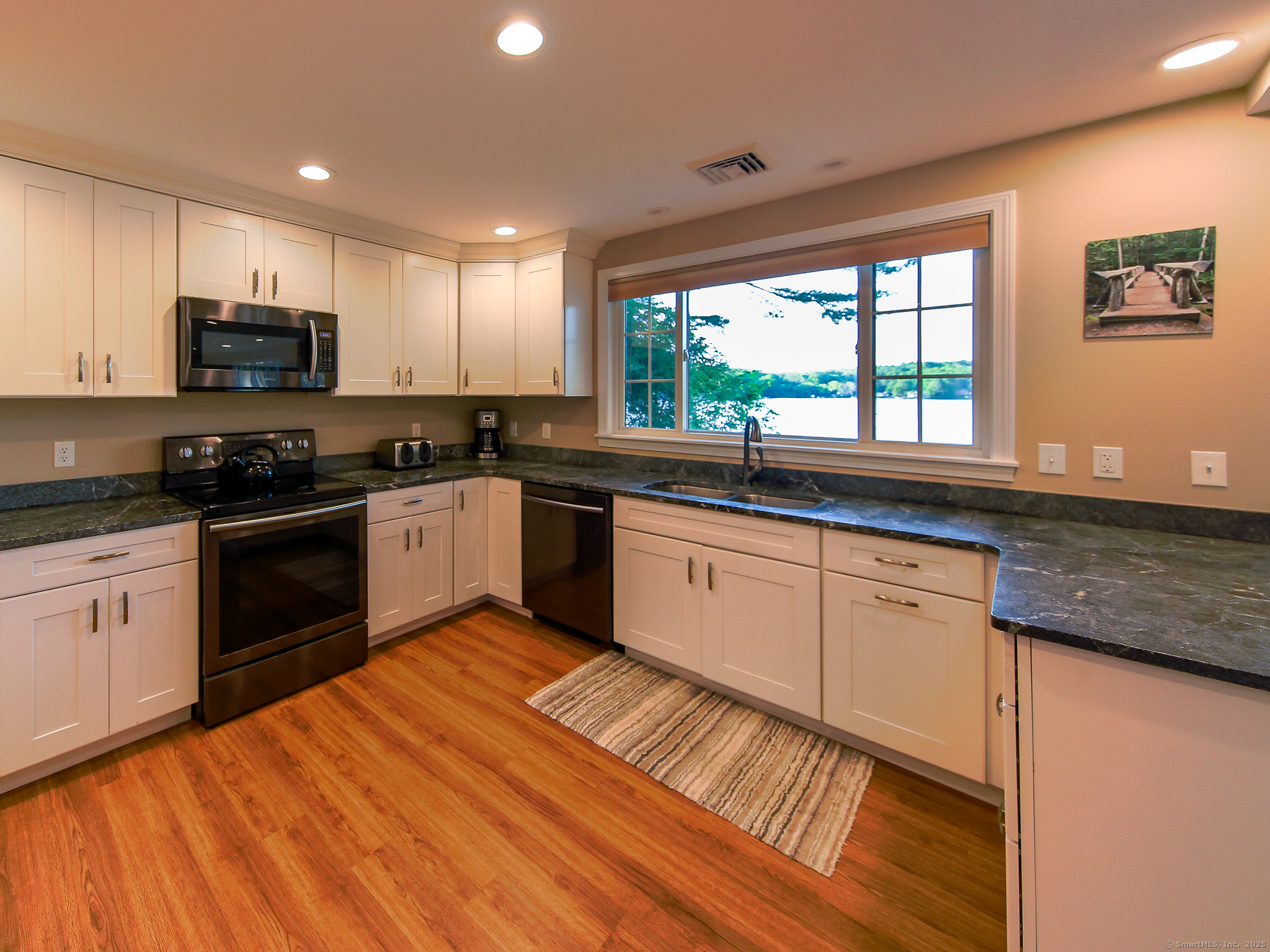 19 Hiawatha Heights