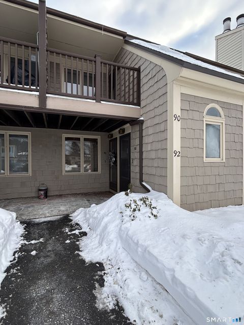 Photo of 90 Little Oak Lane #90, Rocky Hill, CT 06067 (MLS # 24152280)