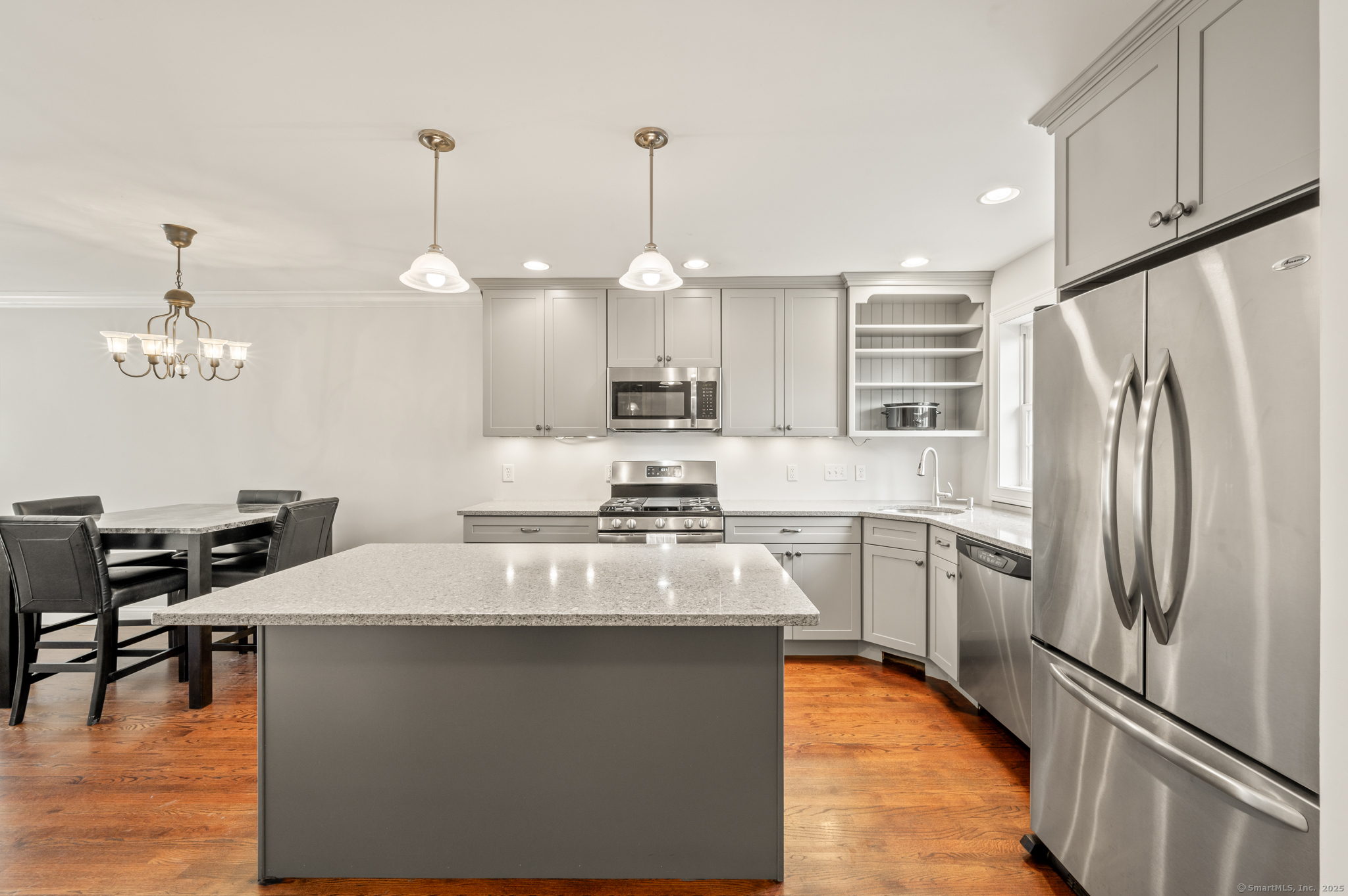 New Haven, Connecticut 06515, United States, 2 Bedrooms Bedrooms, ,2 BathroomsBathrooms,Residential,Coming Soon,173696