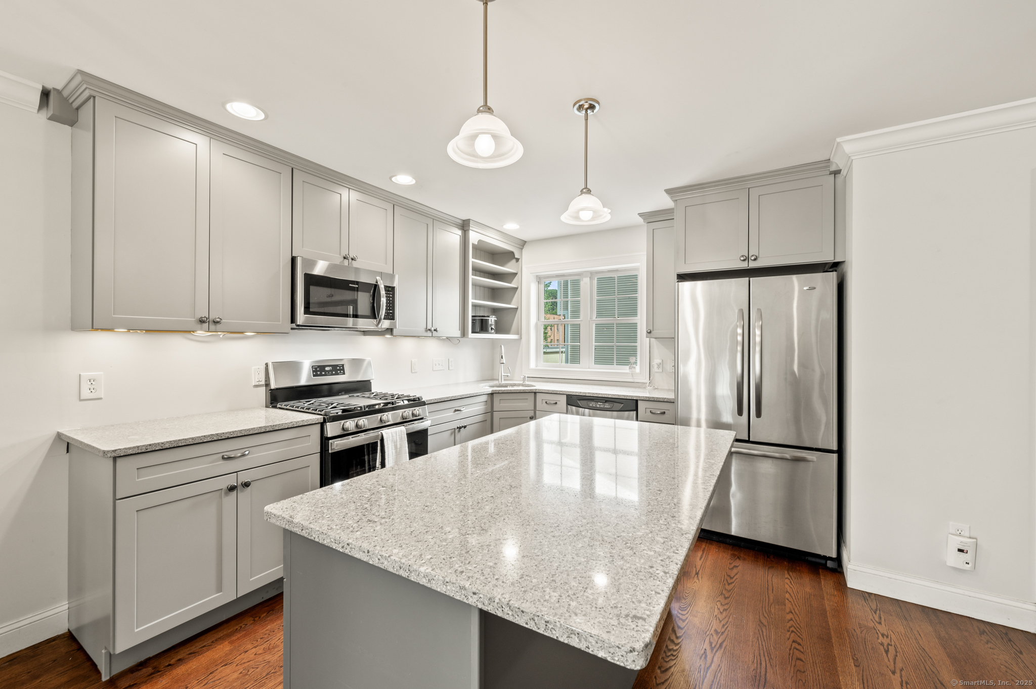 New Haven, Connecticut 06515, United States, 2 Bedrooms Bedrooms, ,2 BathroomsBathrooms,Residential,Coming Soon,173696